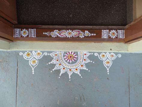 Simple Rangoli For Dasara, Door Step Rangoli Designs, Door Rangoli Designs Simple, Rangoli For Dasara, Doorstep Rangoli, Creative Rangoli Designs, Alpana Designs, Creative Rangoli, Wrapping Inspiration