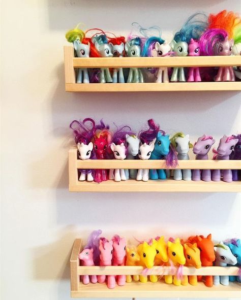 IKEA spice rack- maybe for Emily's barbies since she doesn't have her My Little Ponies anymore? Pony Bedroom, Toy Room Organization, Ikea Spice Rack, Horse Breeder, Cheap Toys, Toy Room, Spice Racks, Playroom Organization, Kids Room Organization