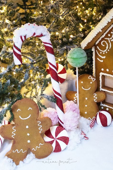 Christmas Photoshoot Decor - Christmas Candyland Christmas Photoshoot Decor, Christmas Grotto Ideas, Photoshoot Decor, Funny Christmas Photo Cards, Christmas Background Photography, Christmas Candyland, Funny Christmas Photos, Christmas Parade Floats, Christmas Scenery