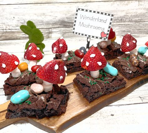 Alice in Wonderland Party Strawberry Mushroom Cookies - Laura Kelly's Inklings Mad Hatter Desserts, Alice In Wonderland Inspired Food, Alice In Wonderland Graduation Party, Alice In Wonderland Treats, Alice In Wonderland Food Ideas, Alice In Wonderland Party Games, Halloween Cafe, Alice In Wonderland Games, Wonderland Food