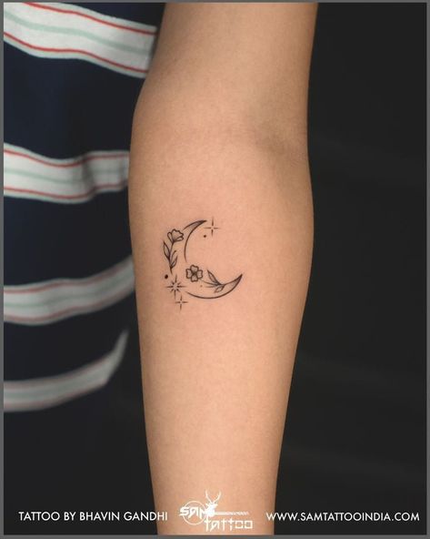 Minimal Moon Tattoo, Matching Moon Tattoos, Moon Tattoo Wrist, Sam Tattoo, Sun Moon Tattoo, Word Tattoo Ideas, Wrist Tattoos Girls, Enough Tattoo, Small Moon Tattoos