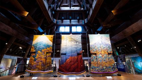 Masterpieces at the Foot of the Mountain: Kubota Itchiku’s Kimono Art in Yamanashi Prefecture | Nippon.com Japanese Museum, Unique Kimono, Monte Fuji, Aesthetic Sense, Warring States Period, Textile Museum, Yamanashi, Kimono Design, Traditional Landscape