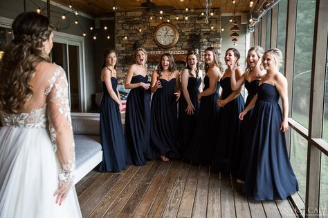 Stunning Wedding Photos, Wedding Bridesmaids Dresses Blue, Navy Blue Bridesmaid Dresses, Romantic Photos Couples, Bridesmaids Photos, Navy Bridesmaid Dresses, Blue Bridesmaid Dresses, Fun Wedding Photography, Blue Bridesmaids