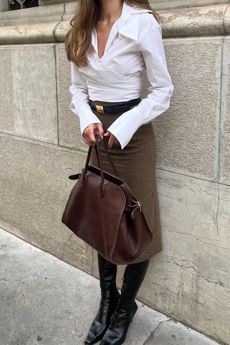 The Row's Margaux Bag is, in my opinion, the best bag on the market right now. Shop my edit of the best iterations, as well as similar versions here. Margaux Bag, The Row Bag, Runway Outfits, Fashion Editor, Who What Wear, Fall Trends, Kendall Jenner, New Bag, The Row