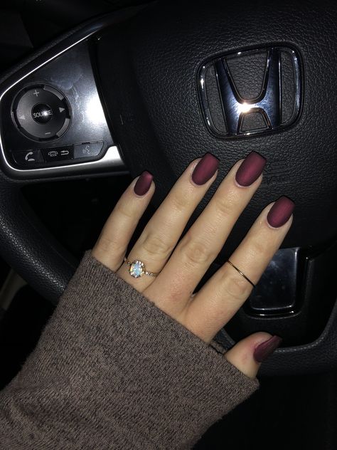 Matte Burgundy Coffin Acrylic Nails Dark Red Nails Matte With Glitter, Nail Ideas Maroon Burgundy, Dark Burgundy Acrylic Nails, Fall Matte Acrylic Nails, Matte Red Gel Nails, Matte Maroon Nails Short, Flat Maroon Nails, Basic February Nails, Dark Red Matte Nails Short