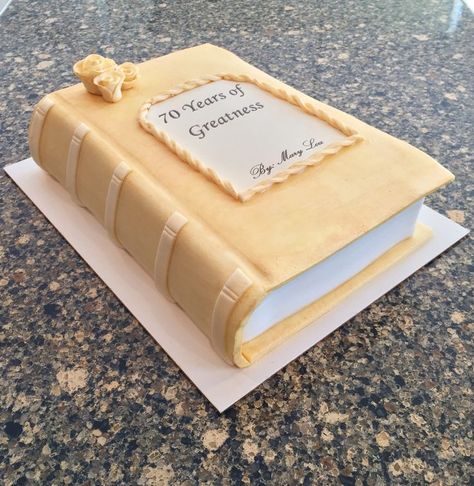 Book Sheet Cake, Book Shaped Cake, Book Cake Ideas Birthday, Book Cake Ideas, Book Themed Cake, Cake Boss Design, Flip Flop Cakes, Snowflake Christmas Cookies, Sheet Cake Designs