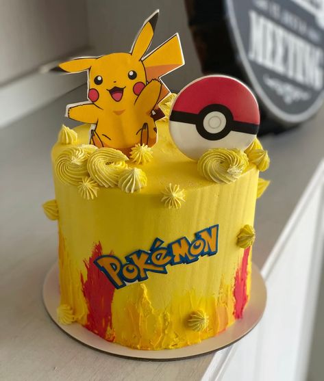 Pikachu Cake Ideas, Pikachu Cake Birthdays, Pokemon Go Cakes, Bolo Pikachu, Stunning Wedding Cakes, Pokemon Birthday Cake, Pikachu Cake, Gravity Cake, Pokemon Cake