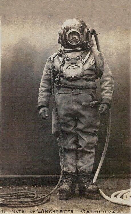 Deep Sea Diver, Diving Helmet, Sea Diving, Deep Sea Diving, Foto Transfer, Scuba Diving Gear, Diving Suit, Diving Gear, Foto Vintage