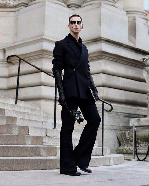 Men Fashion Haute Couture, Haute Couture Fashion Men, Schiaparelli Menswear, Fancy Outfits Men, Haute Couture Men, Alexander Roth, Haute Couture Suit, Couture Ss23, Fluid Fashion