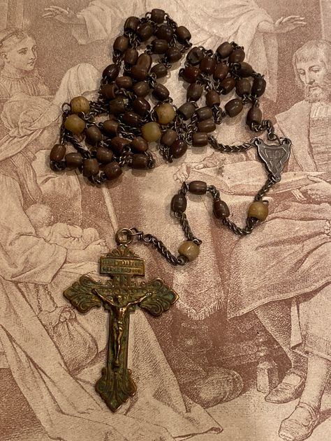 Estate Fresh! Antique Rosary approximately 22.5 total length Please remember all items are vintage & estate found, therefore do not expect perfection as they may show some wear or imperfections only adding to the character & authenticity. I do my best to accurately describe & photograph all items. Please message me with any questions. Thank You! Rosary Aesthetic, Kyrie Eleison, Antique Rosary, Vintage Rosary, Holy Rosary, Southern Gothic, Catholic Rosary, Silver Jewelry Design, Rosary Catholic