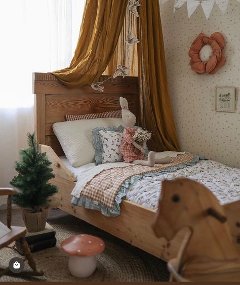 Cottagecore Girls Bedroom, Cottagecore Kids Room, Cottage Girls Room, Toddler Room Inspiration, Whimsical Kids Room, Cottage Core Bedroom, Shared Boys Rooms, Cottage Core Room, Vintage Kids Room