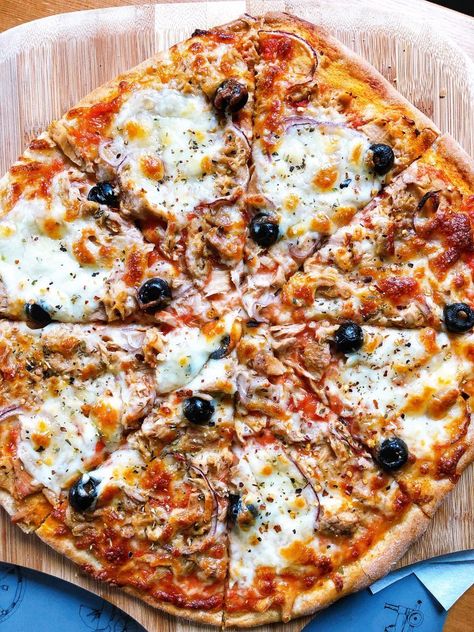 Pizza Dough To Freeze, Salt Dough Recipes, Freeze Pizza, Pizza Dough Recipes, Freeze Pizza Dough, Tuna Pizza, Ooni Pizza, Pizza Easy, Pizza Aesthetic