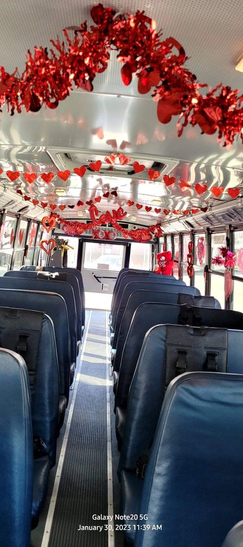 San Valentin Day!❤️ Bus Decorating Ideas, Bus Decorations For Playoffs, Party Bus Decorations, School Bus Decoration Ideas, School Bus Decorations, Bus Decorations, January Decorating Ideas, Bus Rules, Bus Decor