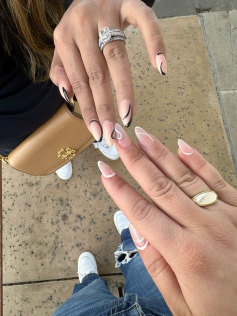 Best Friend Acrylic Nails Matching, Matching Gel Nails With Best Friend, Matching Short Nails With Best Friend, Matching Nails Girlfriends, Friend Nails Matching, Duo Nail Ideas, Nails To Match With Your Best Friend, Best Friend Nails Ideas Matching, Nail Ideas For Best Friends