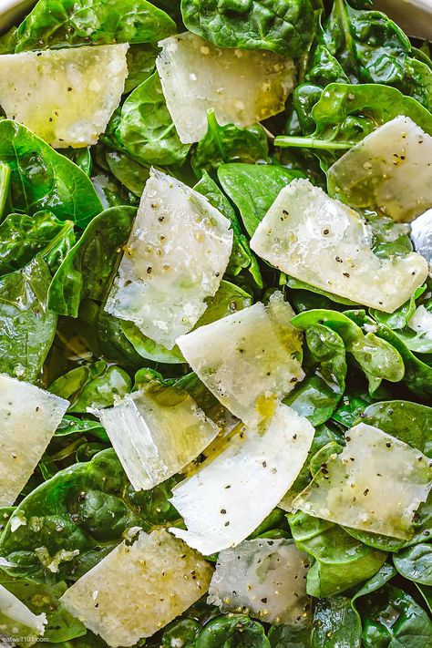 Simple Spinach Salad Recipe - #spinach #salad #recipe #eatwell101 - This spinach salad is topped with parmesan shavings and a zesty vinaigrette dressing. The spinach salad recipe is perfect as a side or topped with protein for a full meal. - #recipe by #eatwell101® Chopped Spinach Salad, Best Spinach Salad, Spinach Salad Dressing, Chicken Breast Casserole, Simple Spinach Salad, Baby Spinach Salads, Recipe Spinach, Spinach Salad Recipes, Easy Salad Dressing