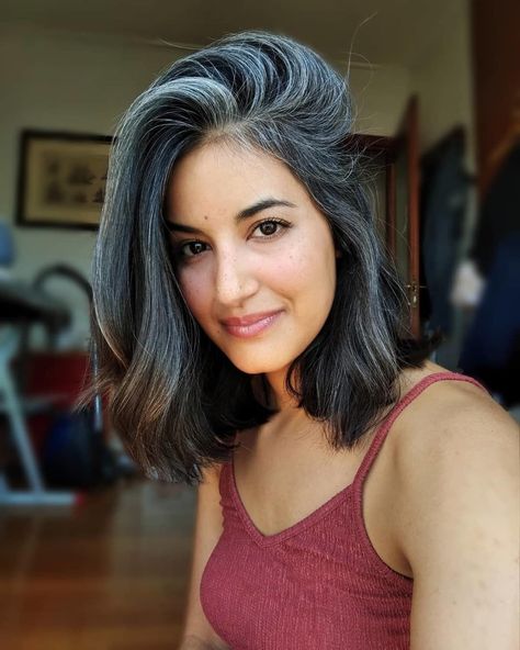 Salt And Pepper Hairstyles, Grey Hair Young, Pepper Hair Color, Black And Grey Hair, Hairstyles Female, Pepper Hair, Grey Hair Transformation, Color Formulas, Salt And Pepper Hair