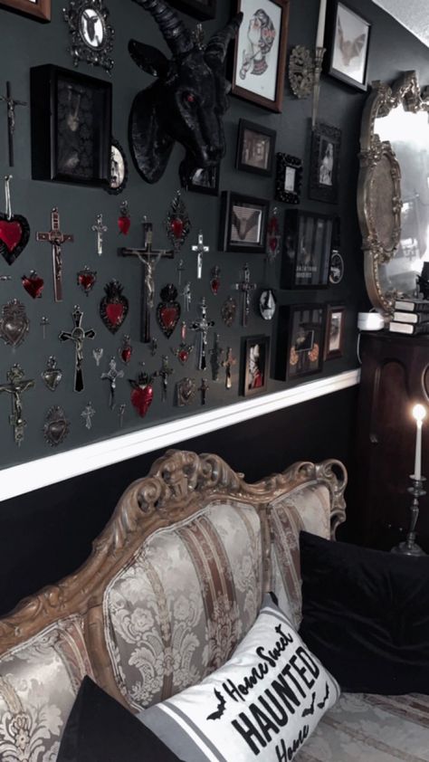 Victorian Goth Bedroom, Goth Gallery Wall, Black House Decor, Gothic Decor Bedroom, Gothic Room, Goth Room Decor, Trad Goth, Dark Home Decor, Goth Home