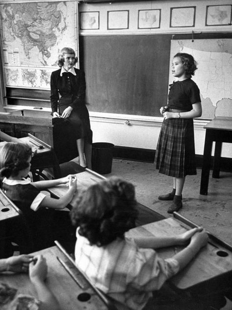 Extemporaneous Speech, National Teacher Appreciation Day, Iconic Photographs, Teacher Aesthetic, Literature Teacher, Teacher Photo, Elementary School Teacher, High School Teacher, Vintage School