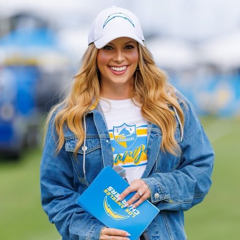 More #football 🏈 please! WEAR loving our NEW @chargers Retro Tee on @hayleyelwood! Available now at the @officialnflshop. Official Wear, Football Apparel, Chargers Football, Erin Andrews, Los Angeles Chargers, Retro Tee, Football Outfits, Fan Girl, Football Game