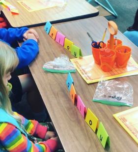 5 Easy Short Vowel Activities to Make Your Phonics Lesson POP! - Vowel Lessons, Multisensory Phonics, Short Vowel Activities, Writing Cvc Words, Vowel Activities, Multi Sensory Learning, Multisensory Activities, Letter Card, Phonics Programs