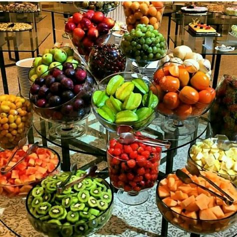 Fruit Salad Bar – I love the idea of individually serving each fruit instead of just one big fruit salad Salad Bar Ideas Buffet Catering, Fruit Salad Presentation Serving Ideas, Salad Bar Buffet Display, Salad Bar Ideas Buffet Food Displays, Fruit Buffet Ideas Display, Salad Bar Display, Salad Bar Ideas Party, Fruit Bar Ideas Parties, Salad Bar Ideas Buffet