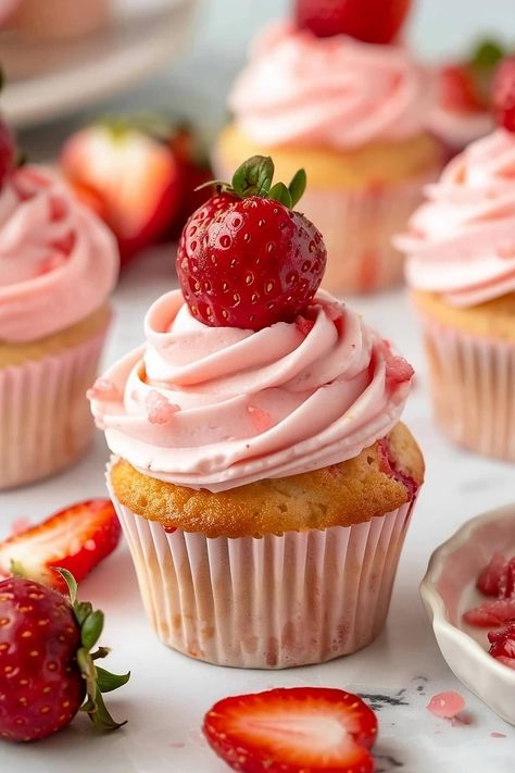 Celebrate summer with these irresistible strawberry cupcakes with strawberry buttercream frosting! They're bright, tender, and 100% berry-licious. Small Batch Strawberry Cupcakes, Strawberry Cupcake Recipe, Fresh Strawberry Cupcakes, Cupcake Strawberry, Strawberry Shortcake Cupcakes, Strawberry Cupcake Recipes, Cooking Sweets, Berry Cupcakes, Strawberry Buttercream Frosting