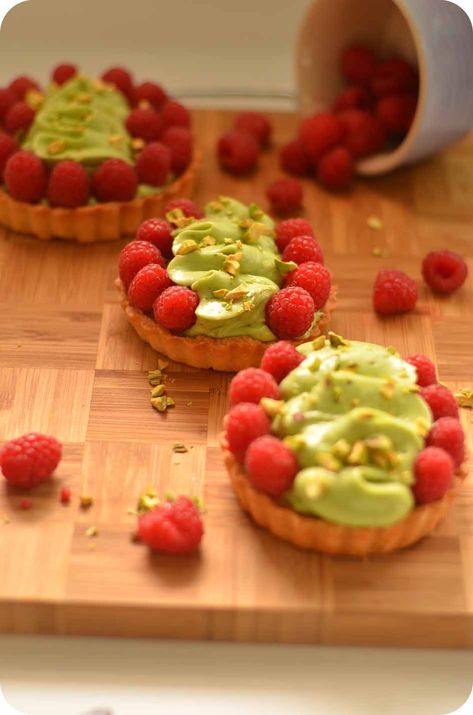 Pistachio Tarts, Pistachio Creme, Raspberry And Pistachio, Dessert Tarts, Pistachio Tart, Valentines Recipes, Pistachio Dessert, Pistachio Recipes, Raspberry Tarts