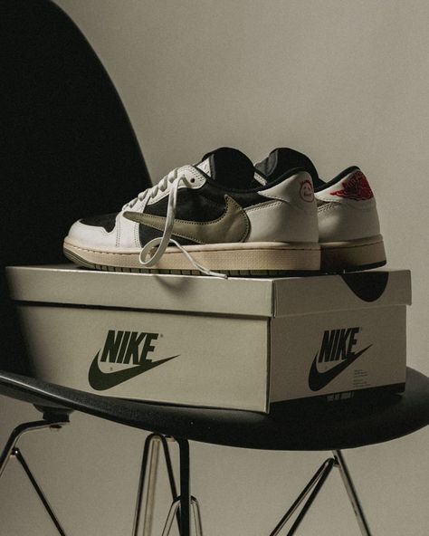 Travis Scott x Air Jordan 1 Low OG SP 'Olive' on box on a chair. This image was included in the article: Limited Editions: The 20 Most Hyped Sneakers Of 2023, on MensFlair.com Jordan 1 Aesthetic, Jordans Aesthetic, Travis Scott Shoes, Hype Sneakers, Travis Scott Jordan 1, Sneakers Guide, Original Air Jordans, Shoes Fashion Photography, Red Jordans