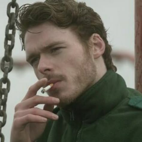 Robb Stark Aesthetic, Richard Madden Shirtless, Game Of Thrones Cast, Kit Harrington, Robb Stark, King In The North, Hot Dads, Character Inspiration Male, Gra O Tron