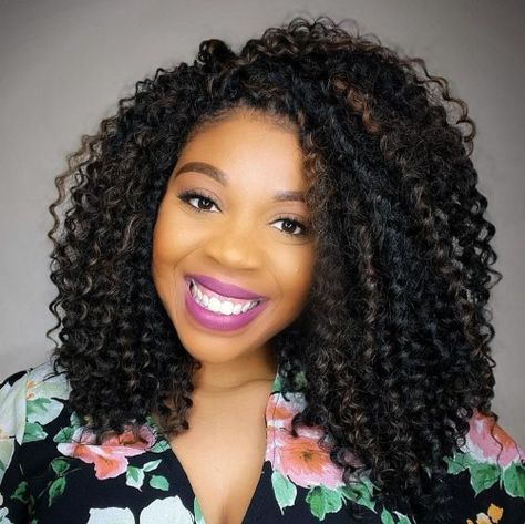 Shoulder-Length Comb-Over Crochet Hair Shoulder Length Crochet Hairstyles, Gogo Curl Crochet Braids Freetress, Curly Crotchet Hairstyles, Individual Crochet Braids, Curly Sew In Weave, Best Crochet Hair, Crochet Curls, Curly Crochet Braids, Crochet Styles