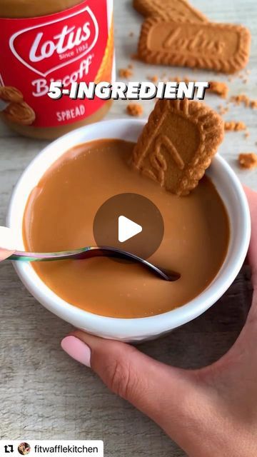 Lotus Biscuits, Biscoff Recipes, Biscuit Pudding, Biscoff Cake, Fit Waffle, Frozen Cheesecake, Biscoff Cheesecake, Deserts Easy, Biscoff Spread