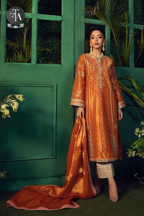 Tissue Kurta, Ombre Dupatta, Farah Talib Aziz, Kurta Set With Dupatta, Latest Bridal Dresses, Indian Party Wear, Pakistani Fashion Party Wear, Indian Dresses Traditional, Embroidery Suits Design