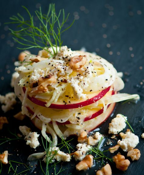 Rawmazing Raw Food Recipes Apple Fennel Salad, Fennel And Apple Salad, Autumn Entertaining, Fresh Fruit Recipes, Vegan Salad Recipes, Fennel Salad, Apple Salad, Raw Food Diet, Cheese Salad