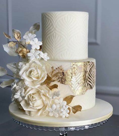 2 Tier Wedding Cakes Simple Elegant Fall, Beach Wedding Cakes Ideas, Elegant Bridal Shower Cake, Nikkah Cake Ideas, 2 Tier Wedding Cakes Simple Elegant, Nikkah Cake, Golden Wedding Cake, Wedding Cake Simple Elegant, Elegant Cake Design