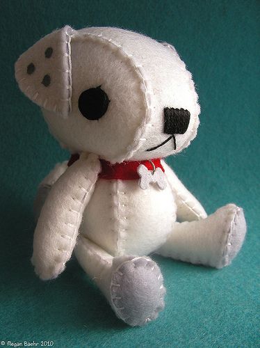 Mo the Dog | Mo is copyright Mo’s Nose LLC and was made with… | Flickr Plushie Diy, Felt Plush, Felt Dog, Felted Crochet, Dog Doll, Homemade Dolls, Handmade Plushies, Cute Sewing Projects, Teddy Bear Toys