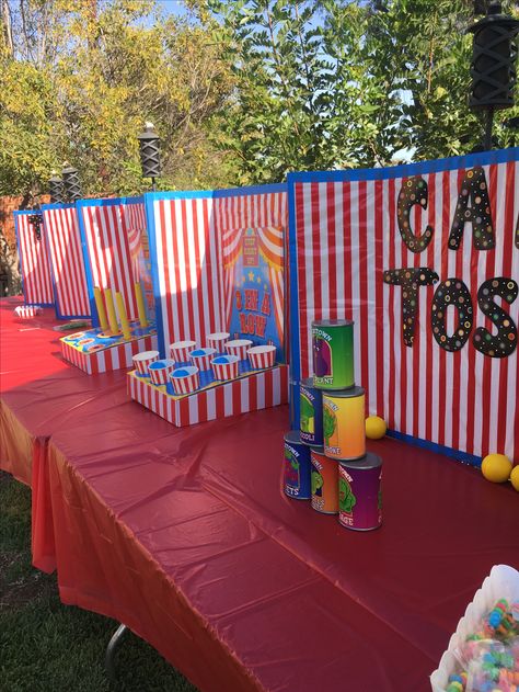 Carnival party game ideas Kindergarten Carnival, Circus Vbs, Carnival Fundraiser, Felix Birthday, Circus Themed Birthday Party, Carnival Party Games, Backyard Carnival, Carnival Booths, Circus Birthday Party Theme