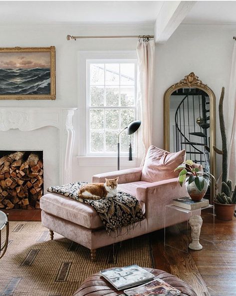 Interiors from the Portfolio of Photographer Carley Page Summers Carley Summers, Velvet Chaise, Chaise Lounges, Interior Define, Styling Inspiration, Living Room Inspiration, Home Fashion, Decoration Table, Design Interior