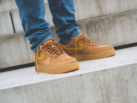 Nike Air Force Brown, Nike Winter Shoes, Air Force 1 Outfit, Nike Air Force 1 Outfit, Air Force One Shoes, Sneaker Trend, Sneaker Outfits, Nike Shoes Air Force, Tenis Nike