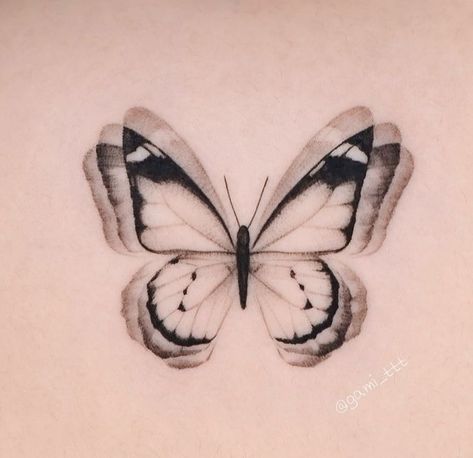 Butterfly Shading Tattoo, Butterfly Tattoo Nape, Swallow Tail Butterfly Tattoo, Butterfly Tattoo Flying, Flying Butterfly Tattoo, Boss Tattoo, Inspo Tattoo, Butterfly Flying, Butterfly Photo