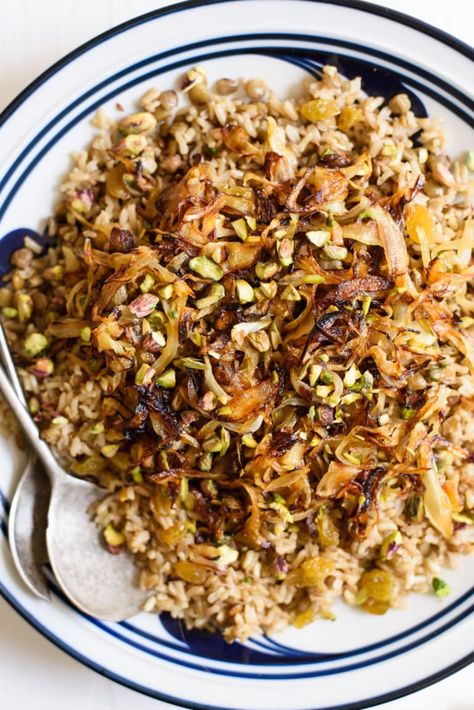 Middle Eastern Recipes: Mujadara (Brown Rice and Lentils with Browned Onions) #vegan #veganrecipes #cleaneating #brownrice #lentils Mujadara Recipe, Persian Dishes, Savoury Rice, Rice And Lentils, East Recipes, Middle East Food, Middle East Recipes, Middle Eastern Dishes, Eastern Cuisine