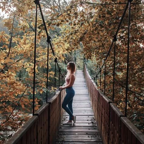 Poses For Bridge, Photoshoot Places Ideas, Travel Portrait Photography, Bridge Picture Poses, Wooden Bridge Photoshoot, Bridge Portrait Photography, Poses At Park, Park Portrait Photography, Bridge Photography Poses