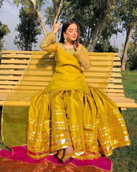 Haldi Ceremony Outfit For Bride Pakistani, Simple Mehndi Dresses, Dabka Work, Haldi Ceremony Outfit, Haldi Dress, Bridal Lehenga Online, Mehndi Outfits, Haldi Outfits, Mehndi Dress