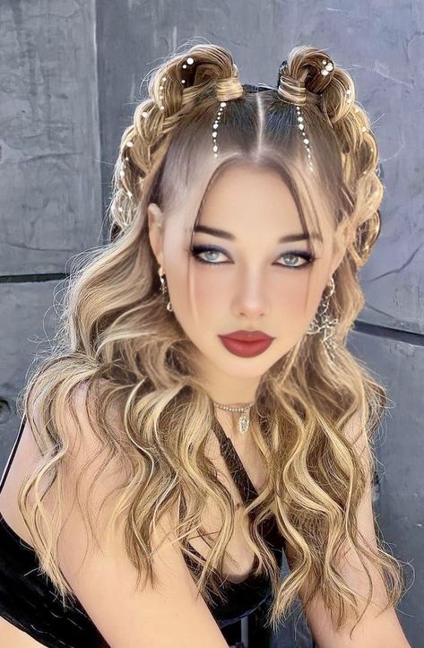 Hair Inspiration Long, Bridal Hair Buns, Hippie Hair, Fantasy Hair, Long Blonde, Hairdo For Long Hair, Halloween Hair, Hair Stylist Life, Long Blonde Hair