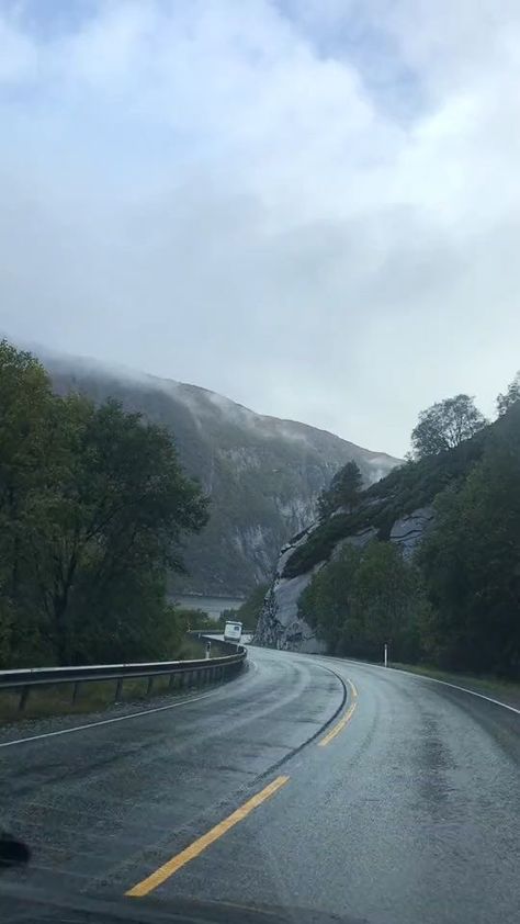 cool road trip with friend and family members in norway #roadtrip #roadtrips #norway Road Trip Video Clip Philippines, Road Trip Reel Ideas, Family Trip Video, Road Trip Reels Instagram Ideas, Long Road Trip Aesthetic, Mountain Road Aesthetic, Family Road Trip Aesthetic, Trip Video Ideas, Riding Reference