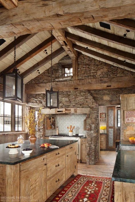 Mountain Retreat-Montana-KA Architecture-04-1 Kindesign Reka Bentuk Dapur, Dapur Rustic, Interior Boho, Rustic Kitchen Design, Cabin Kitchens, Stone Kitchen, Log Cabin Homes, Stone Walls, Hus Inspiration