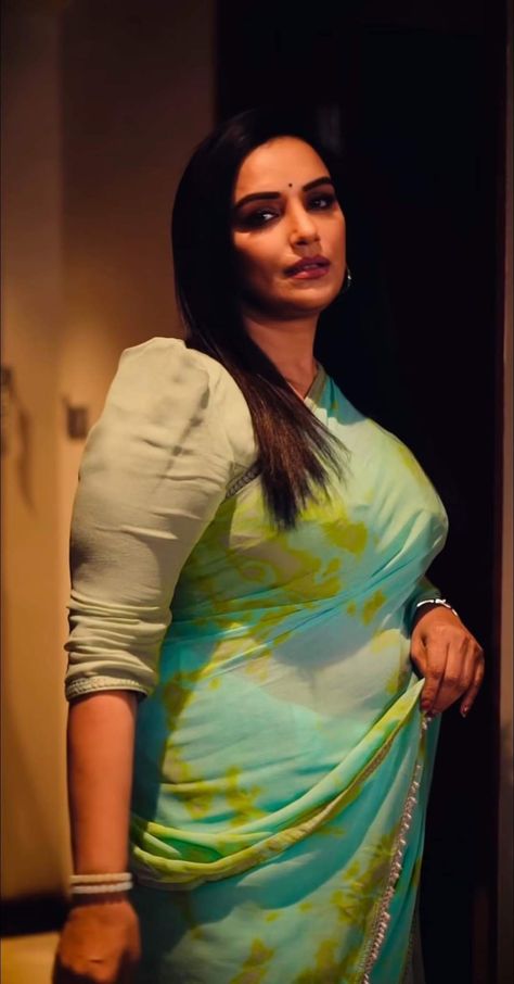 Shweta Menon, Swetha Menon, Arabian Beauty Women, Hot Women Dress, Beautiful Women Over 40, Beautiful Smile Women, Indian Beauty Saree, Desi Beauty