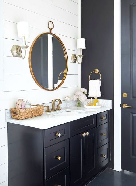 Bathroom Tile Patterns, White Bathroom Colors, Contemporary Bathroom Ideas, Black Bathroom Floor, Black Cabinets Bathroom, Patterned Bathroom Tiles, Black White Bathrooms, Black Accent Walls, Black Vanity Bathroom