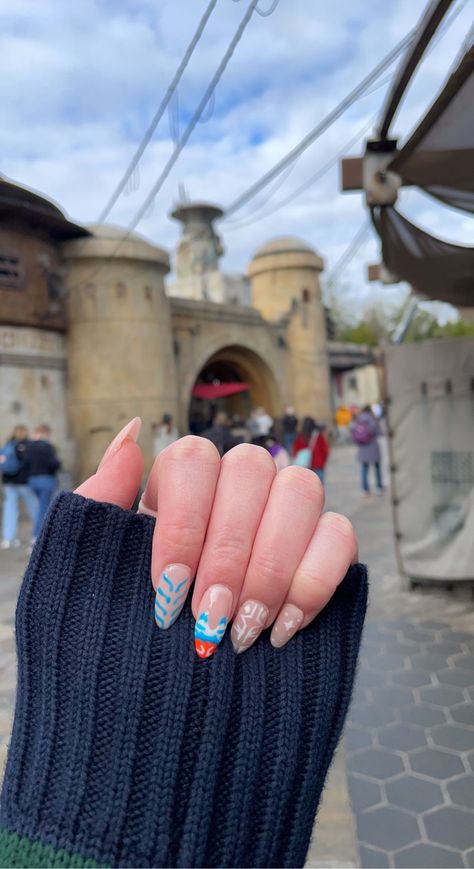 Ahsoka Tano Inspired Nails, Short Star Wars Nails, Disney Nails Star Wars, Ahsoka Tano Nail Art, Asoka Tano Nails, Star Wars Themed Tattoos, Indiana Jones Nails, Star Wars Gel Nails, Simple Star Wars Nail Designs