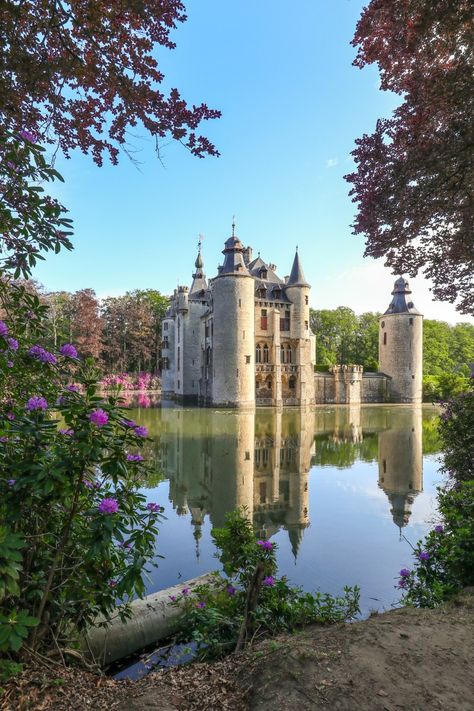 Tourism Places, Visit Belgium, Castles To Visit, Castle Aesthetic, Belgium Travel, Antwerp Belgium, Netherlands Travel, Amsterdam Travel, Voyage Europe