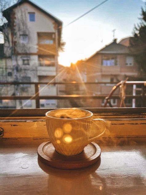 Cup of hot morning coffee with sunrise on the back Sunrise Breakfast, Good Morning Sun, Sunrise Coffee, Coffee In The Morning, Food Photoshoot, Winter Air, Cozy Mornings, Coffee Talk, Vibes Art